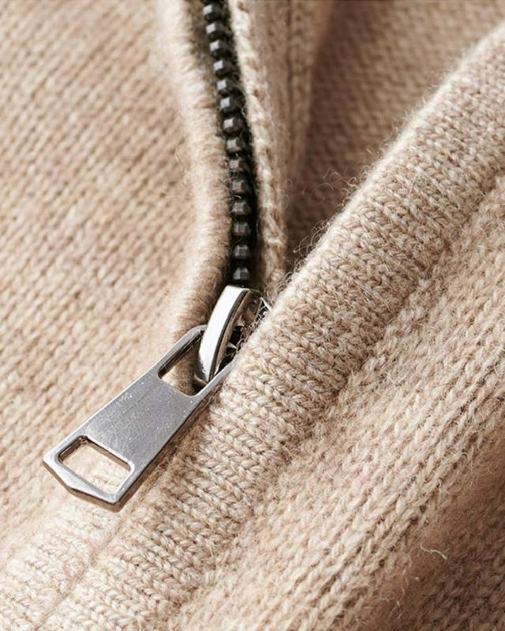 Pull zippé élégant